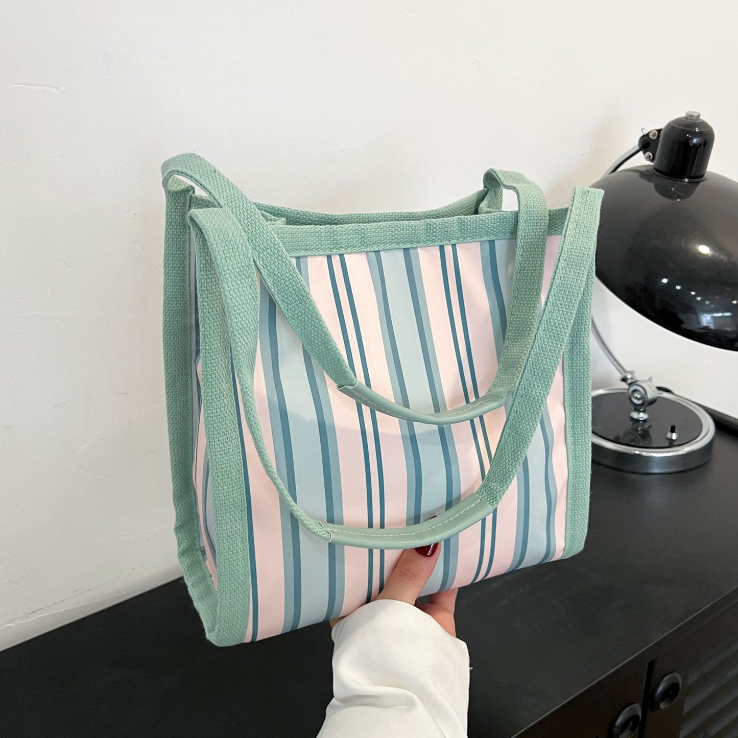 Women's Large-capacity Fashion Leisure Commute Tote Bag