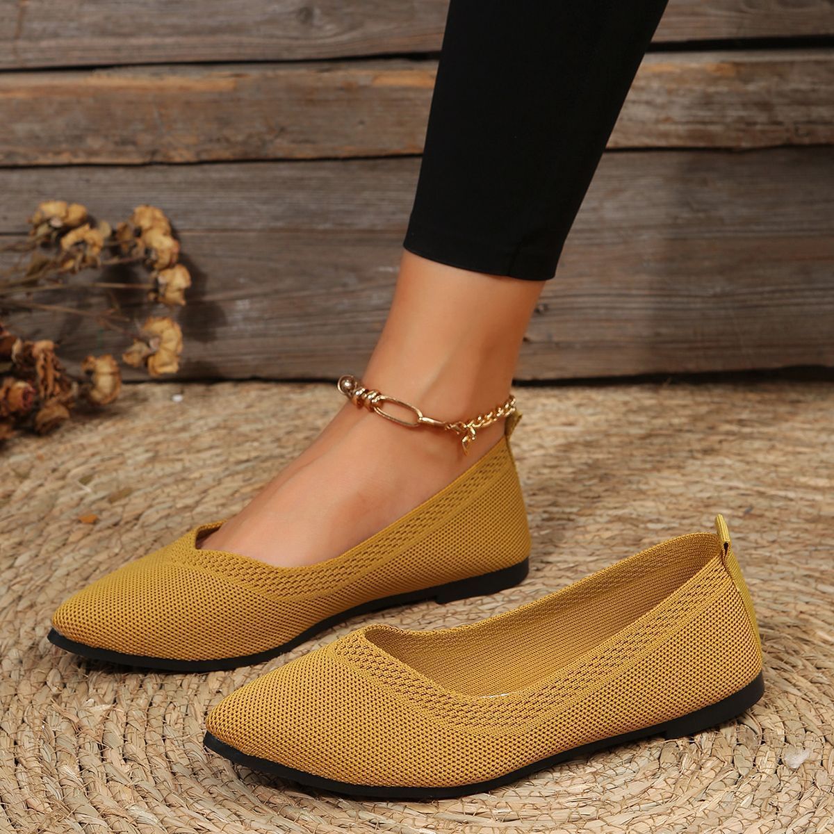 Women's Pointed Toe Flyknit Flats - Oversized Fit